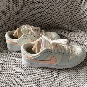 Nike dunk low barely green